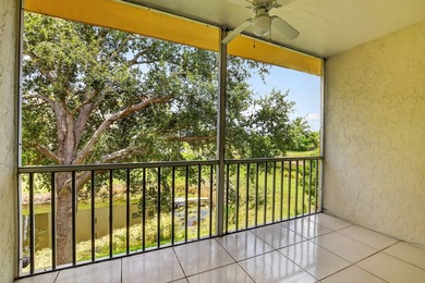 Welcome to this impeccably maintained 2 bedroom, 2 bathroom - photo 2