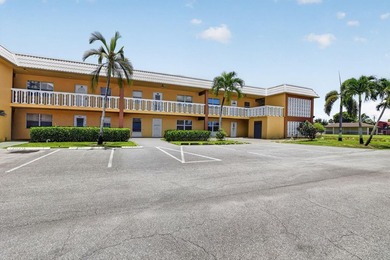 Welcome to this impeccably maintained 2 bedroom, 2 bathroom - photo 5