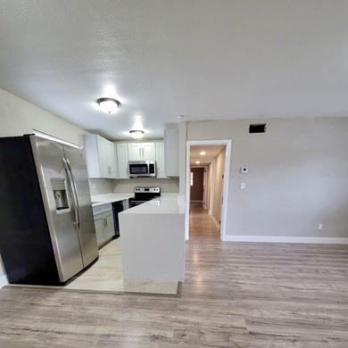 Welcome to a charming opportunity you won't want to miss! This - photo 6