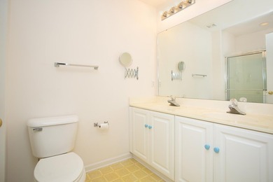 Very nice 4 Bedroom/4 Bath raised beach home only three blocks - photo 19