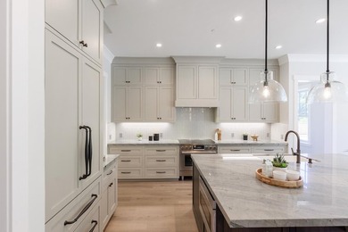 Welcome to Willowbend at Sandraya Heights, where luxury - photo 5