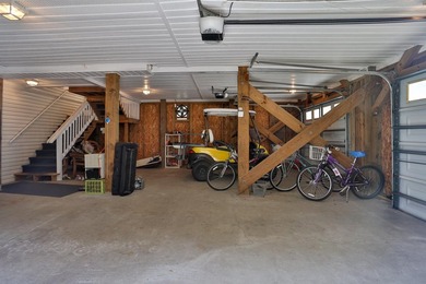 Very nice 4 Bedroom/4 Bath raised beach home only three blocks - photo 26