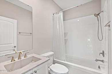 Stunning 4BR/4.5BA Ocean Isle Beach Island Home - Private