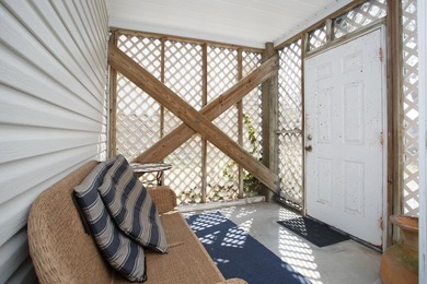 Very nice 4 Bedroom/4 Bath raised beach home only three blocks - photo 31