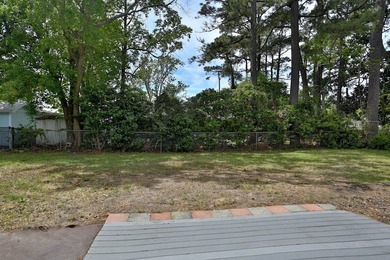 Very nice 4 Bedroom/4 Bath raised beach home only three blocks - photo 36