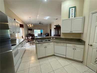 Florida Living at its best! As you enter this 3 bedroom 2 bath - photo 10