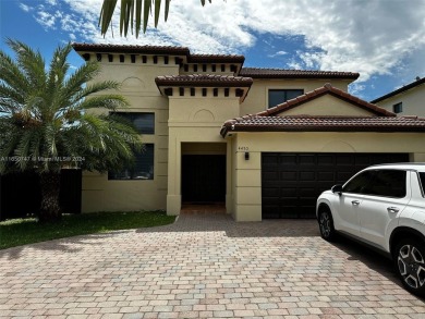 (private lake, pond, creek) Home For Sale in Miami Florida