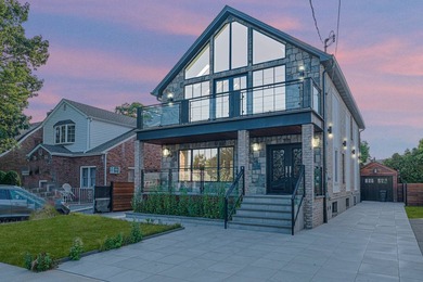 Discover Modern Elegance in This Stunning Custom-Built Home! - photo 1