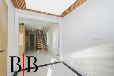 Discover Modern Elegance in This Stunning Custom-Built Home! - photo 3