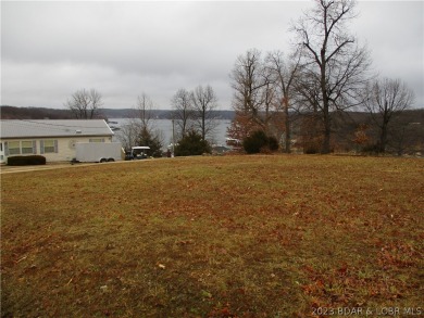 Lake of the Ozarks Lot Sale Pending in Laurie Missouri
