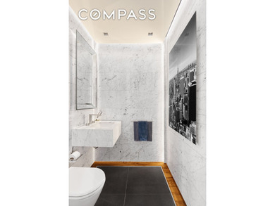 Exceedingly rare to find in this coveted Gramercy location, this - photo 12