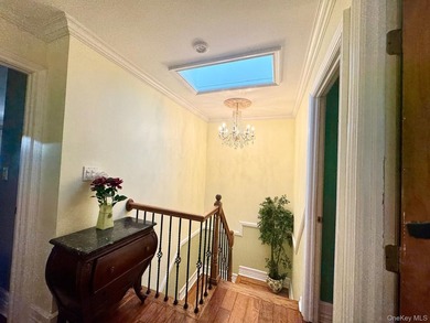 Exceptional townhouse in the highly sought-after Whitestone - photo 14
