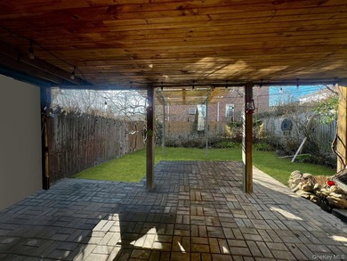 Exceptional townhouse in the highly sought-after Whitestone - photo 16