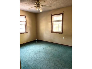 With some TLC this home could have it all! Located in Arrowhead - photo 17