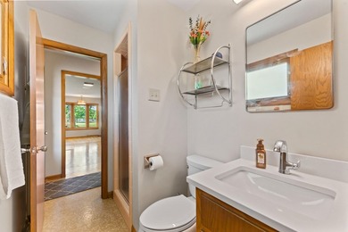 Live your BEST life in this Oconomowoc ranch. Nothing beats the - photo 18