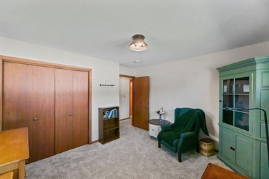 Live your BEST life in this Oconomowoc ranch. Nothing beats the - photo 19