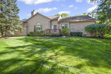 Lake Condo For Sale in Farmington Hills, Michigan