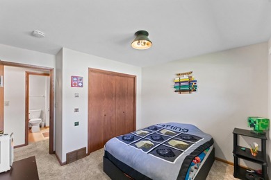 Live your BEST life in this Oconomowoc ranch. Nothing beats the - photo 21