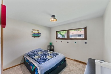 Live your BEST life in this Oconomowoc ranch. Nothing beats the - photo 22