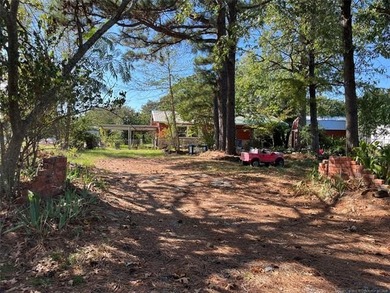With some TLC this home could have it all! Located in Arrowhead - photo 22