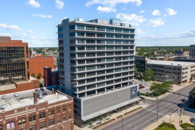 **PRICE IMPROVEMENT**Enjoy the best of Downtown in this