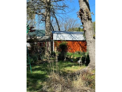 With some TLC this home could have it all! Located in Arrowhead - photo 28