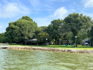 Secluded 3-2 Waterfront Oasis - Lake Home Sale Pending in Groesbeck, Texas