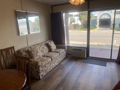 Great Location! Great getaway condo located conveniently on - photo 12