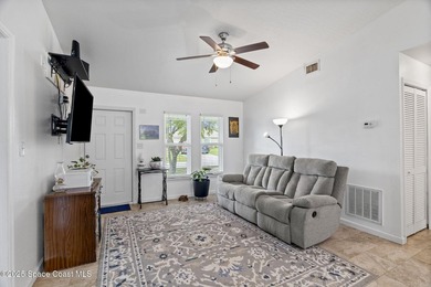 Wanting to live in the Space Coast? This MOVE IN READY home - photo 3