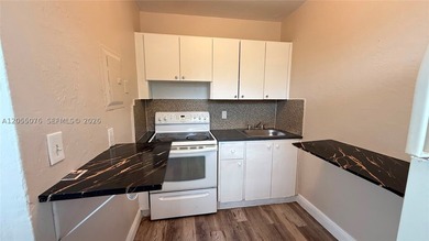 Excellent investment opportunity in the heart of Miami! This - photo 22