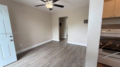 Excellent investment opportunity in the heart of Miami! This - photo 24