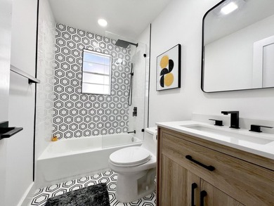 Water/Bay Views!** Fully Renovated** Luxury Home on .35 Acre - photo 31
