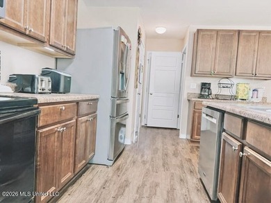 This well maintained home in the desirable Lakeview Subdivision - photo 32