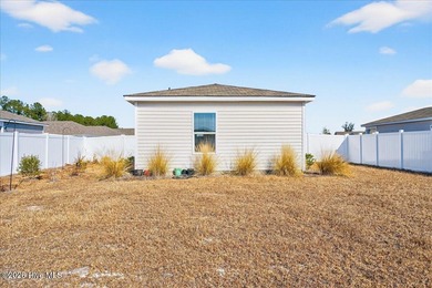 Looking for an almost new, move-in ready, fully furnished home? - photo 3