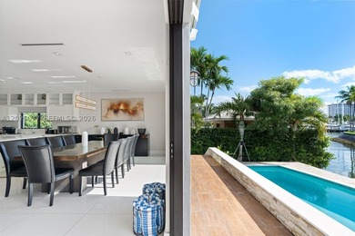 Stunning South Lake villa in Hollywood Beach on a 100' - photo 13