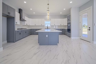 New custom home on a quiet cul-de-sac across from Copano Bay! - photo 13