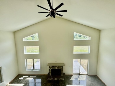 Come take a look at this 3 bedroom, 2.5 bathroom, with a 3 car - photo 13