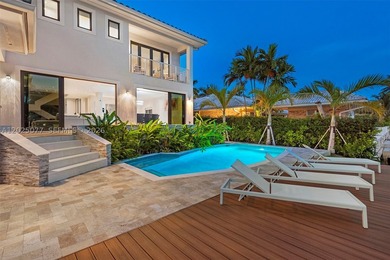 Stunning South Lake villa in Hollywood Beach on a 100' - photo 17
