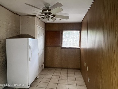 Looking for your next project? This 3-bedroom, 1.5-bath home has - photo 17