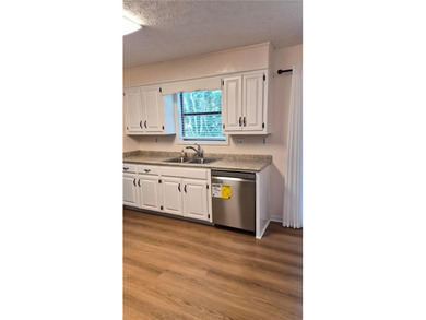 *** Motivated Seller *** A *Very Large*, *Very Nice* 4 BR, 3 - photo 24
