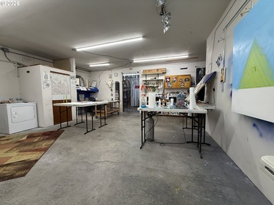 Versatile Industrial/Commercial property offering a wide range - photo 24