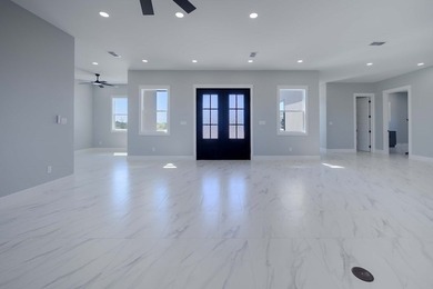 New custom home on a quiet cul-de-sac across from Copano Bay! - photo 25