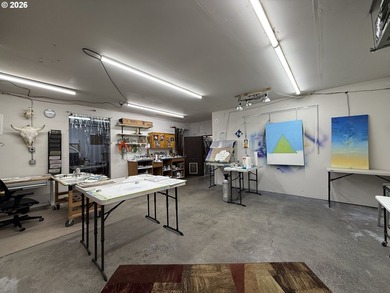 Versatile Industrial/Commercial property offering a wide range - photo 25