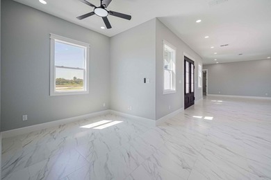 New custom home on a quiet cul-de-sac across from Copano Bay! - photo 26