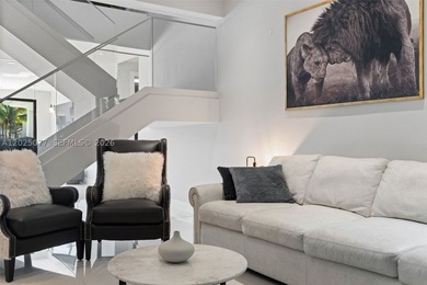 Stunning South Lake villa in Hollywood Beach on a 100' - photo 28
