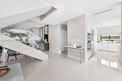 Stunning South Lake villa in Hollywood Beach on a 100' - photo 30