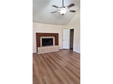 *** Motivated Seller *** A *Very Large*, *Very Nice* 4 BR, 3 - photo 32