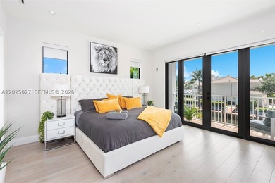 Stunning South Lake villa in Hollywood Beach on a 100' - photo 33