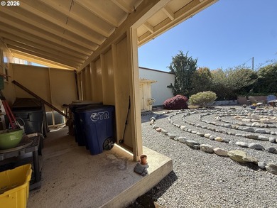 Versatile Industrial/Commercial property offering a wide range - photo 34