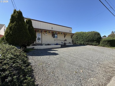 Versatile Industrial/Commercial property offering a wide range - photo 36